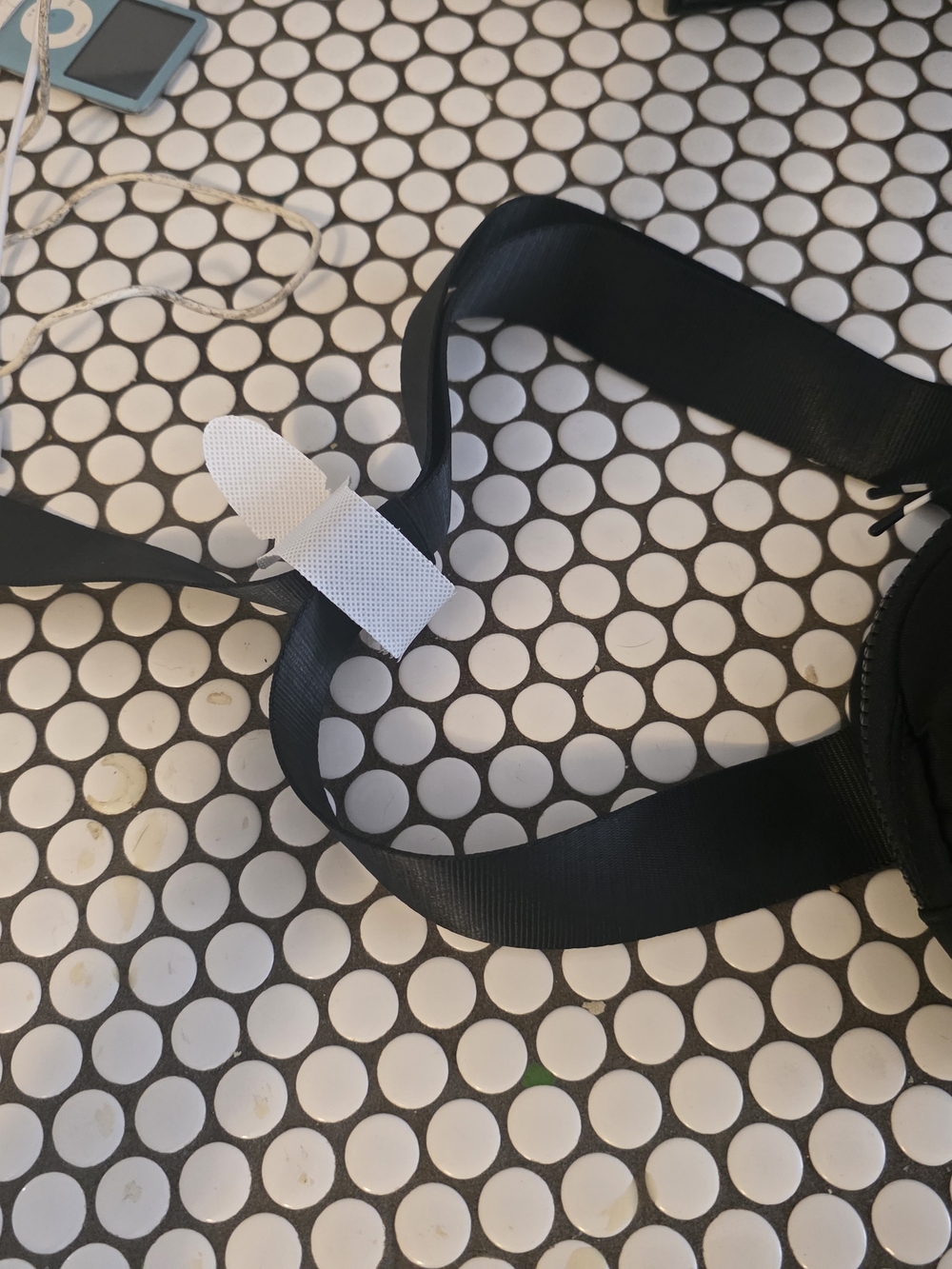 Fabletics Black Crossbody Sling Bag - Picture 2 of 5
